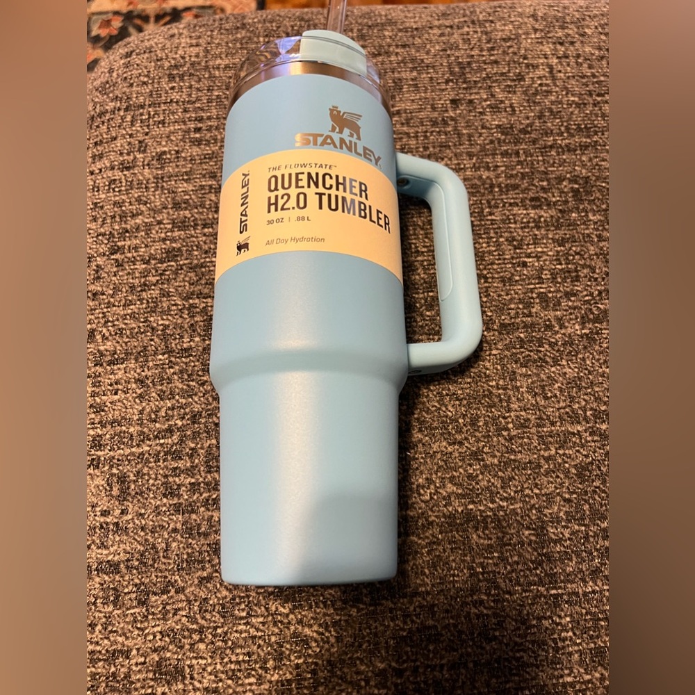 NWT&Box Stanley 30oz StainlessSteel H2.0 Flowstate Quencher Perspective Blue